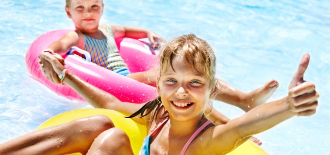 Sonnenschutz für Kinder im Freibad und Kindergarten